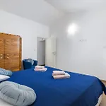 Διαμέρισμα 3 With Shared Pool, Peaceful Location *