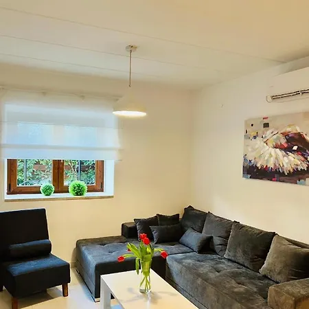 3 With Shared Pool, Peaceful Location * Pula