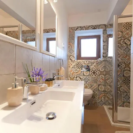 Apartman 3 With Shared Pool, Peaceful Location *