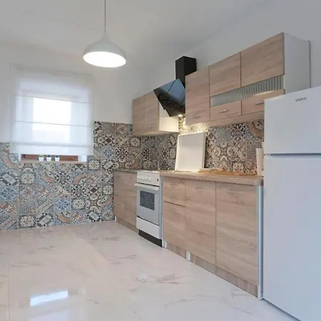 3 With Shared Pool, Peaceful Location