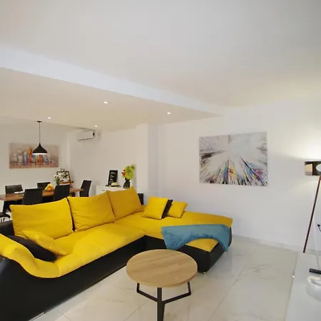 3 With Shared Pool, Peaceful Location