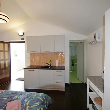 3 With Shared Pool, Peaceful Location Daire