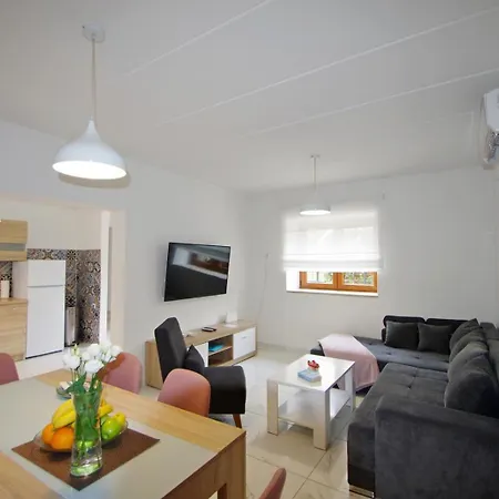 Daire 3 With Shared Pool, Peaceful Location *