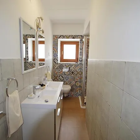 3 With Shared Pool, Peaceful Location Daire Pula