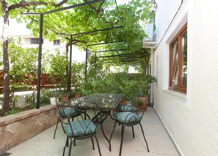 3 With Shared Pool, Peaceful Location * Pula