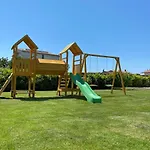 Апартаменти 3 With Shared Pool, Peaceful Location