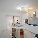 Апартаменти 3 With Shared Pool, Peaceful Location
