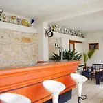 Апартаменти 3 With Shared Pool, Peaceful Location