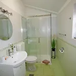 3 With Shared Pool, Peaceful Location Апартаменти Пула