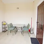 3 With Shared Pool, Peaceful Location Апартаменти
