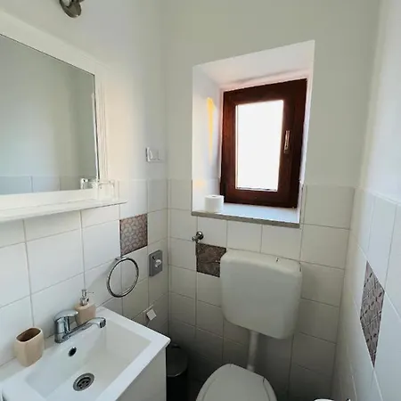 3 With Shared Pool, Peaceful Location Lejlighed Pula