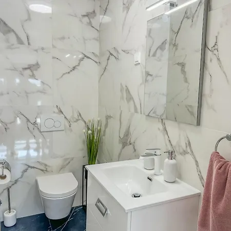 3 With Shared Pool, Peaceful Location Pula