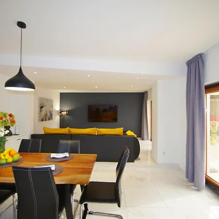 3 With Shared Pool, Peaceful Location * Pula