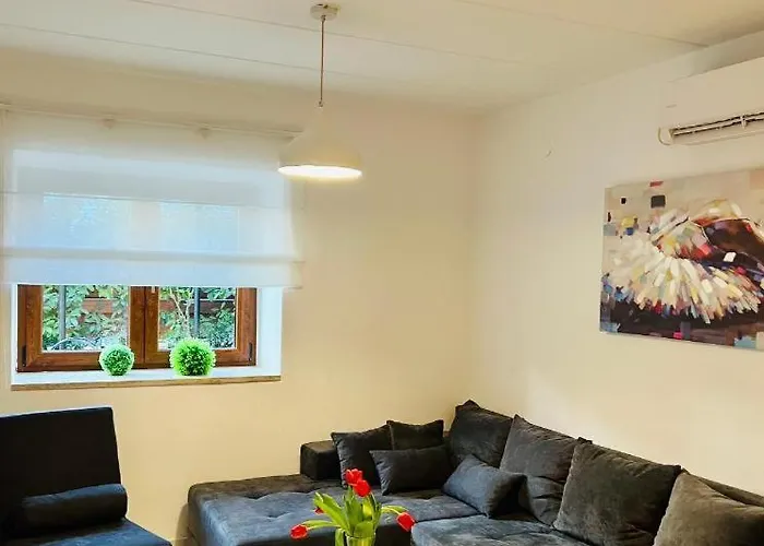 3 With Shared Pool, Peaceful Location * Pula