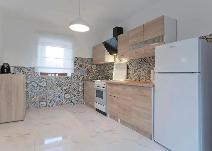 3 With Shared Pool, Peaceful Location