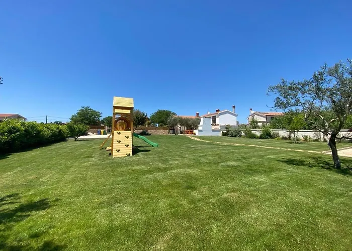 3 With Shared Pool, Peaceful Location * Pula