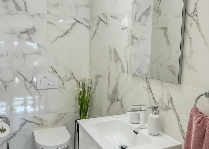 3 With Shared Pool, Peaceful Location Пула