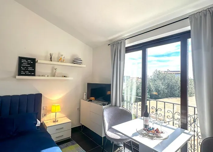 Apartman 3 With Shared Pool, Peaceful Location *