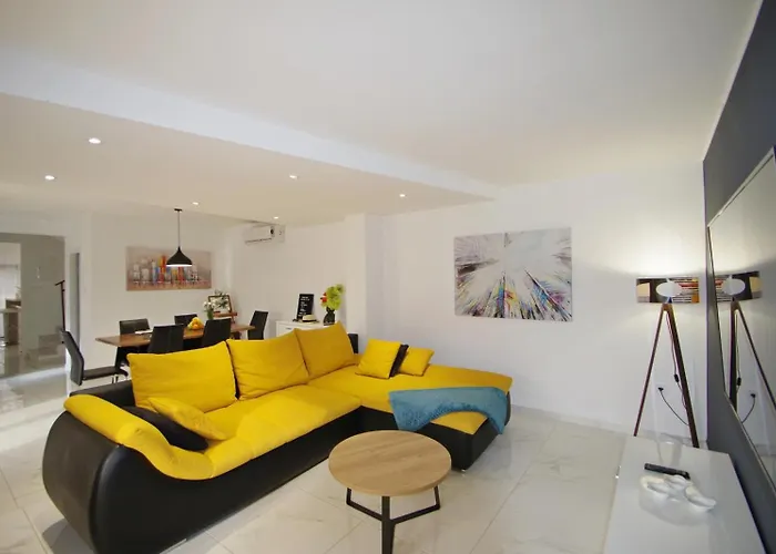 3 With Shared Pool, Peaceful Location