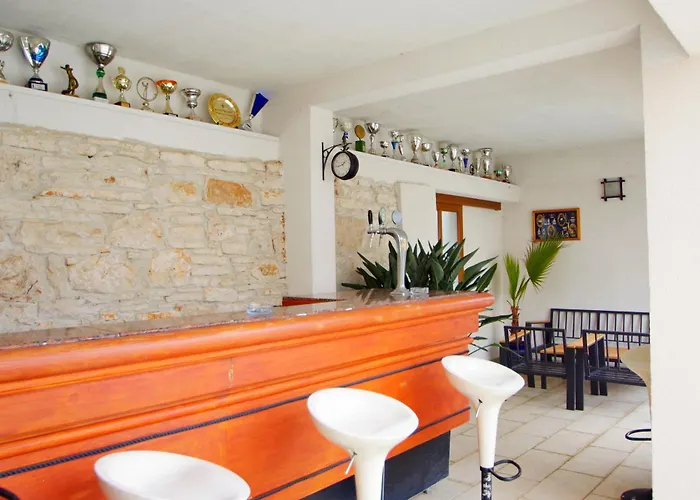 Апартаменти 3 With Shared Pool, Peaceful Location